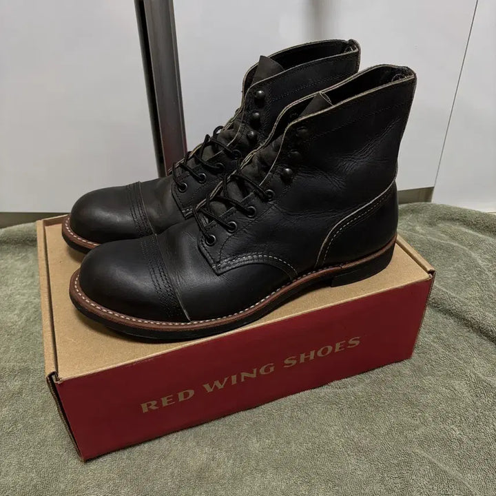[BUNJANG] Red Wing Iron Ranger 8086 Charcoal Rough &amp; Tough Boots / [275] 레드윙 아이언레인저 8086 차콜 러프앤터프