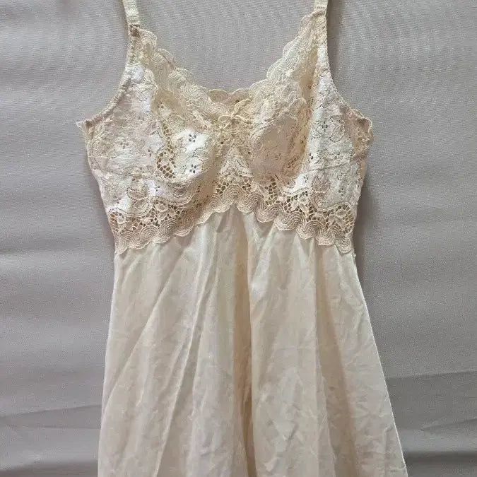 [BUNJANG] Ivory Lace Detail Slip (Size 90) / 슬립90