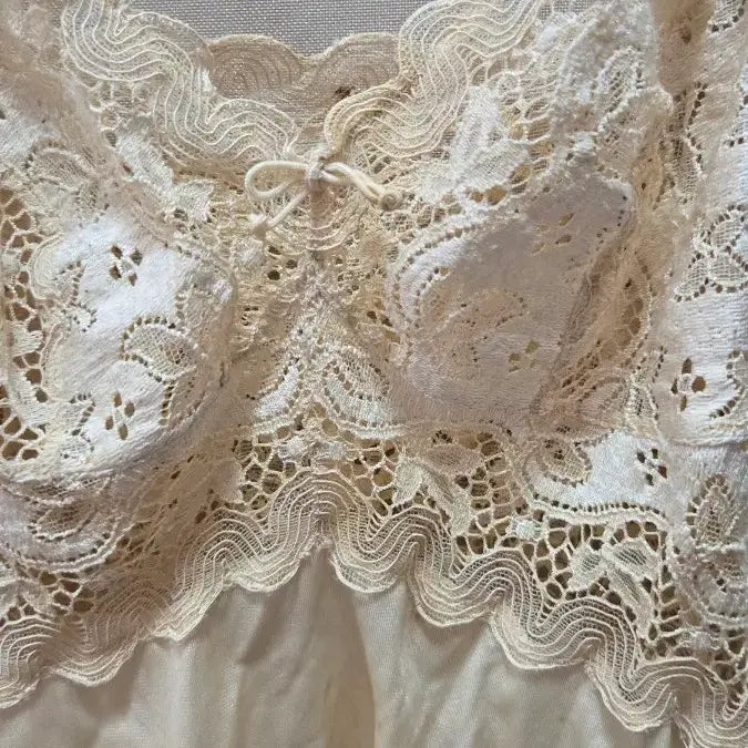 [BUNJANG] Ivory Lace Detail Slip (Size 90) / 슬립90