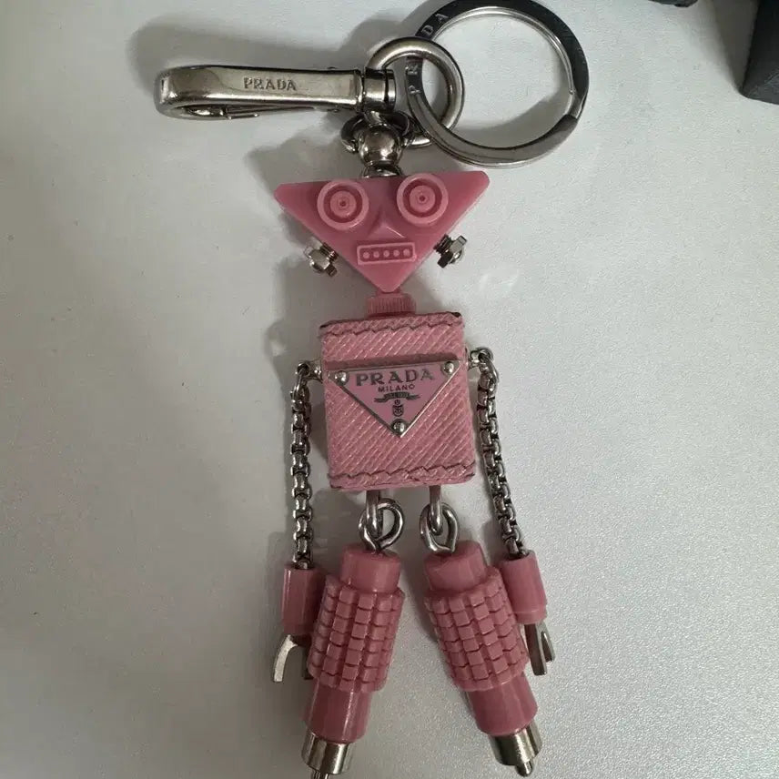 [BUNJANG] Prada Robot Keychain Pink Full Set / 프라다 로봇키링 핑크 풀박스(백화점구매)