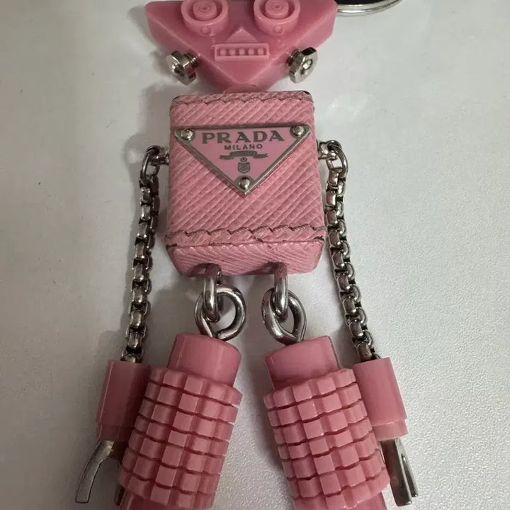 [BUNJANG] Prada Robot Keychain Pink Full Set / 프라다 로봇키링 핑크 풀박스(백화점구매)