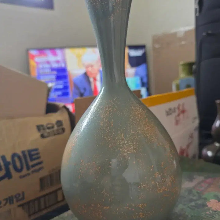 [BUNJANG] Goryeo Celadon Maebyeong Vase with Cracks / 여요 매병