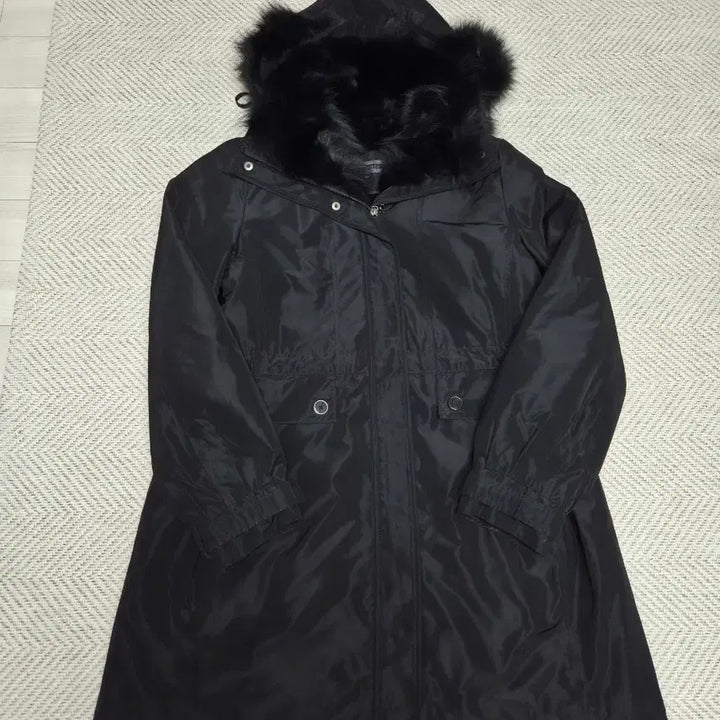 [BUNJANG] Black Hooded Fur Jumper / 블랙 후드퍼점퍼