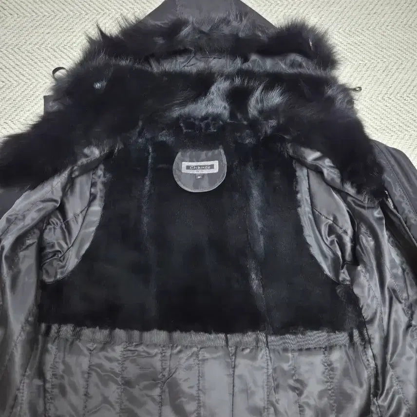 [BUNJANG] Black Hooded Fur Jumper / 블랙 후드퍼점퍼