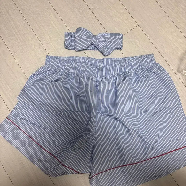 [BUNJANG] Striped Pajama Set + Scrunchie / 스트라이프 파자마 세트 + 스크런치 (새상품)