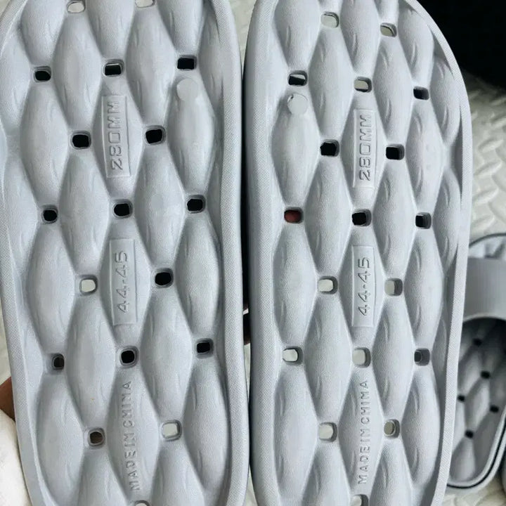 [BUNJANG] Non-Slip Bathroom Slippers (2 Pairs, 260mm &amp; 280mm) / 거실 슬리퍼 층간소음 실내화 2켤레 (260mm, 280mm)