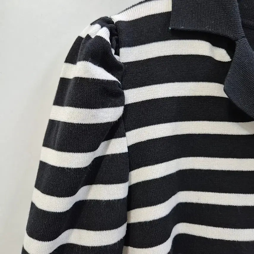 [BUNJANG] Satin Stripe Knit Top / 사틴 스트라이프 니트티