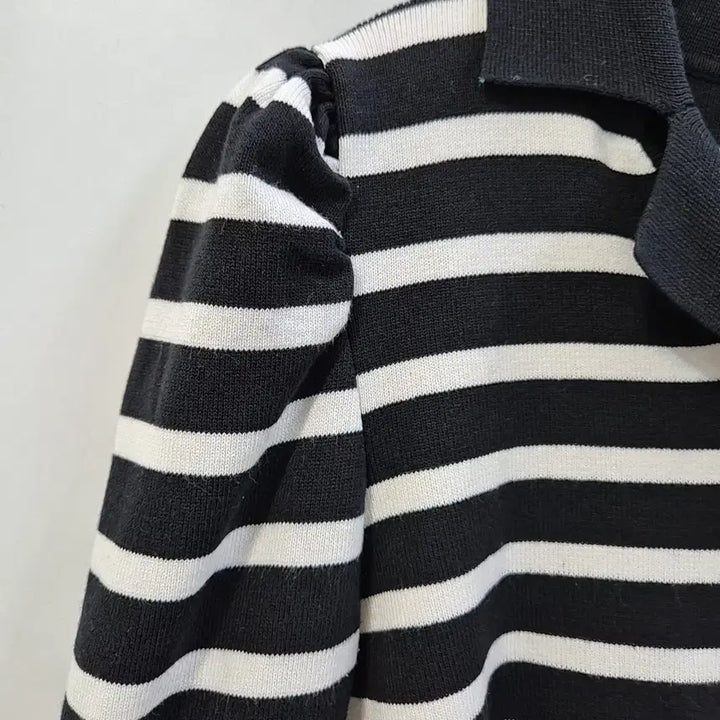 [BUNJANG] Satin Stripe Knit Top / 사틴 스트라이프 니트티