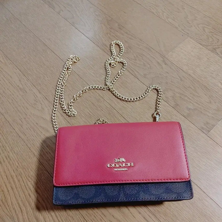 [BUNJANG] Coach Crossbody Bag Pink Chain Detail / 코치 크로스백