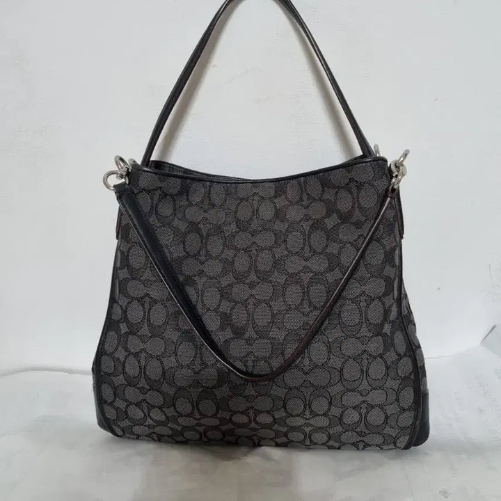 [BUNJANG] Coach Signature Shoulder Bag Black / 코치 시그니처 숄더백 블랙