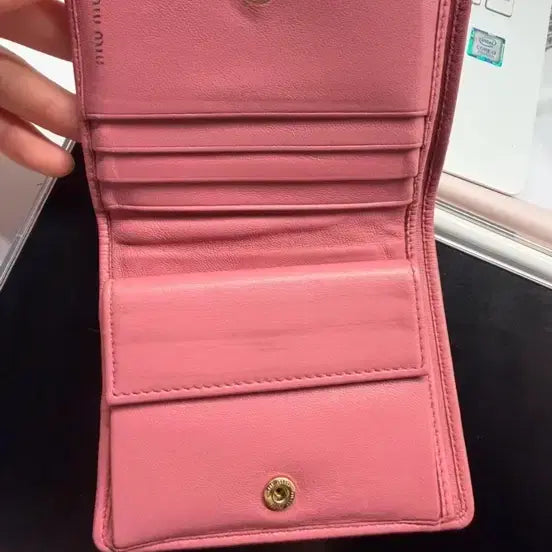 [BUNJANG] Miu Miu Pink Matelassé Wallet / 미우미우 핑크 마테라쎄 반지갑