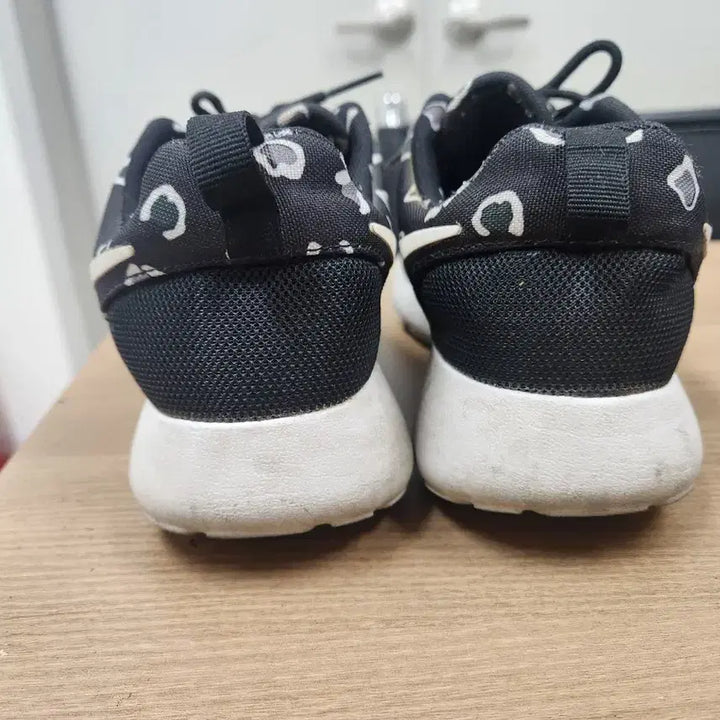 [BUNJANG] Nike Roshe Run Black Pattern Sneakers 225 / 가격내림)나이키 로쉬런 블랙 패턴 운동화225
