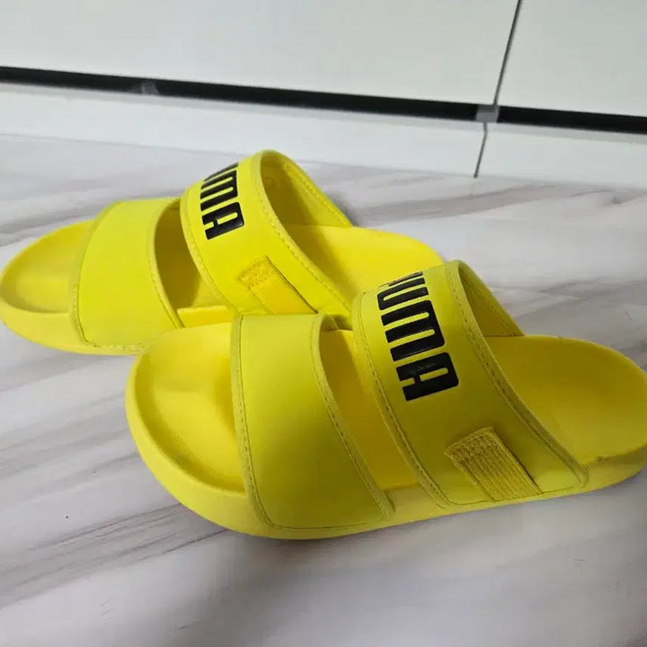 [BUNJANG] Puma Yellow Strap Slippers / 푸마 옐로우 스트랩 슬리퍼