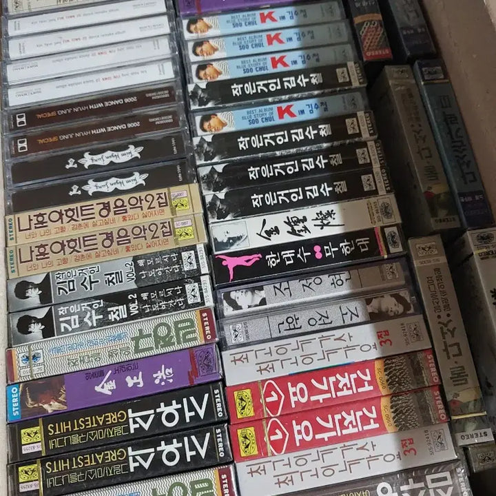 [BUNJANG] Korean Music Cassette Tapes Collection (100 pcs, Sealed Bundle Set) / 다양한 한국 가요 카세트 테이프 모음  미개봉 미사용100개일괄