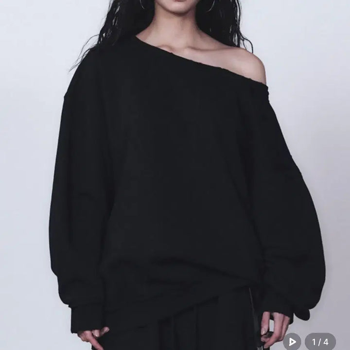 [BUNJANG] Trimingbird Scratch Damage Boatneck Sweatshirt Black / 트리밍버드 스크래치 데미지 보트넥 맨투맨 블랙