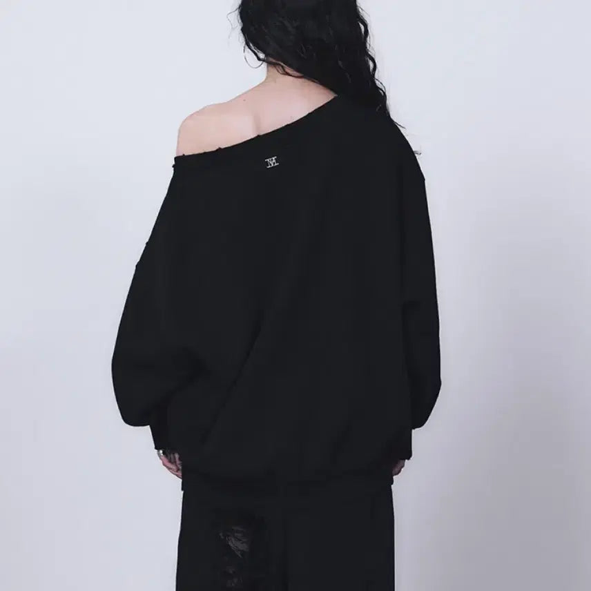[BUNJANG] Trimingbird Scratch Damage Boatneck Sweatshirt Black / 트리밍버드 스크래치 데미지 보트넥 맨투맨 블랙