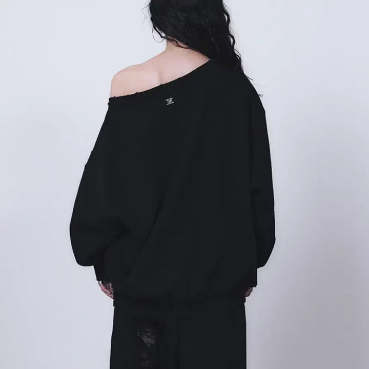[BUNJANG] Trimingbird Scratch Damage Boatneck Sweatshirt Black / 트리밍버드 스크래치 데미지 보트넥 맨투맨 블랙