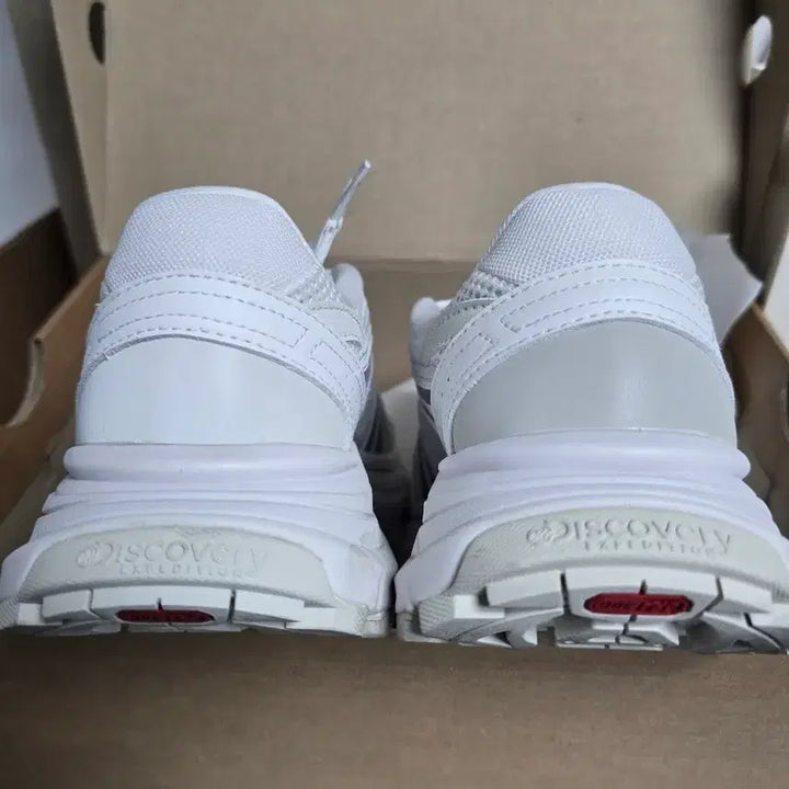 [BUNJANG] Discovery Breeze V2 White Sneakers / 디스커버리 브리즈 V2