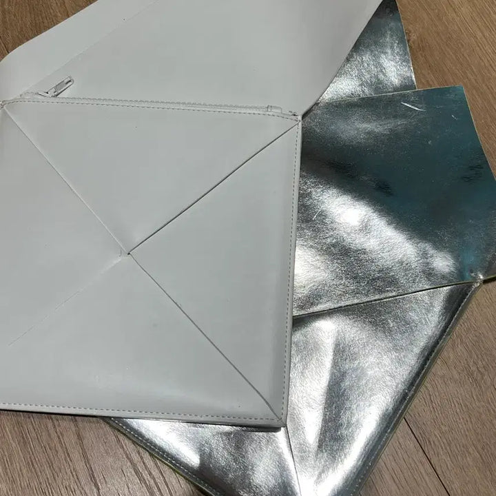 [BUNJANG] Handmade Leather Clutch Bag - "Letter" Design / 쪽지 딱지 모양 가죽 클러치 백