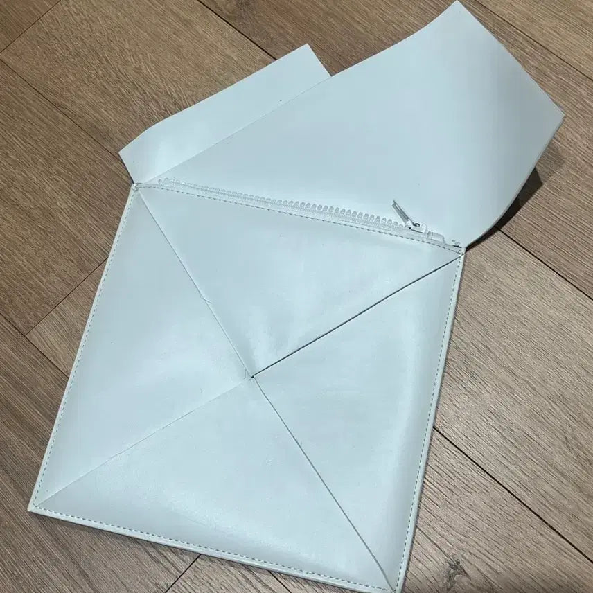 [BUNJANG] Handmade Leather Clutch Bag - "Letter" Design / 쪽지 딱지 모양 가죽 클러치 백