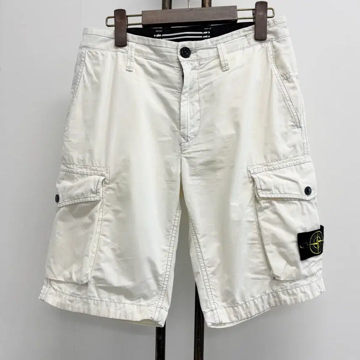[BUNJANG] Stone Island Patch Cargo Shorts / [31]스톤아일랜드 와펜패치 카고 반바지