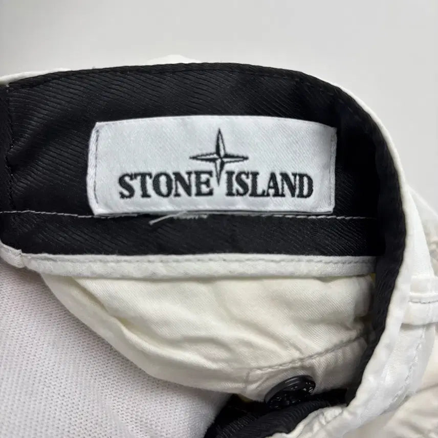 [BUNJANG] Stone Island Patch Cargo Shorts / [31]스톤아일랜드 와펜패치 카고 반바지
