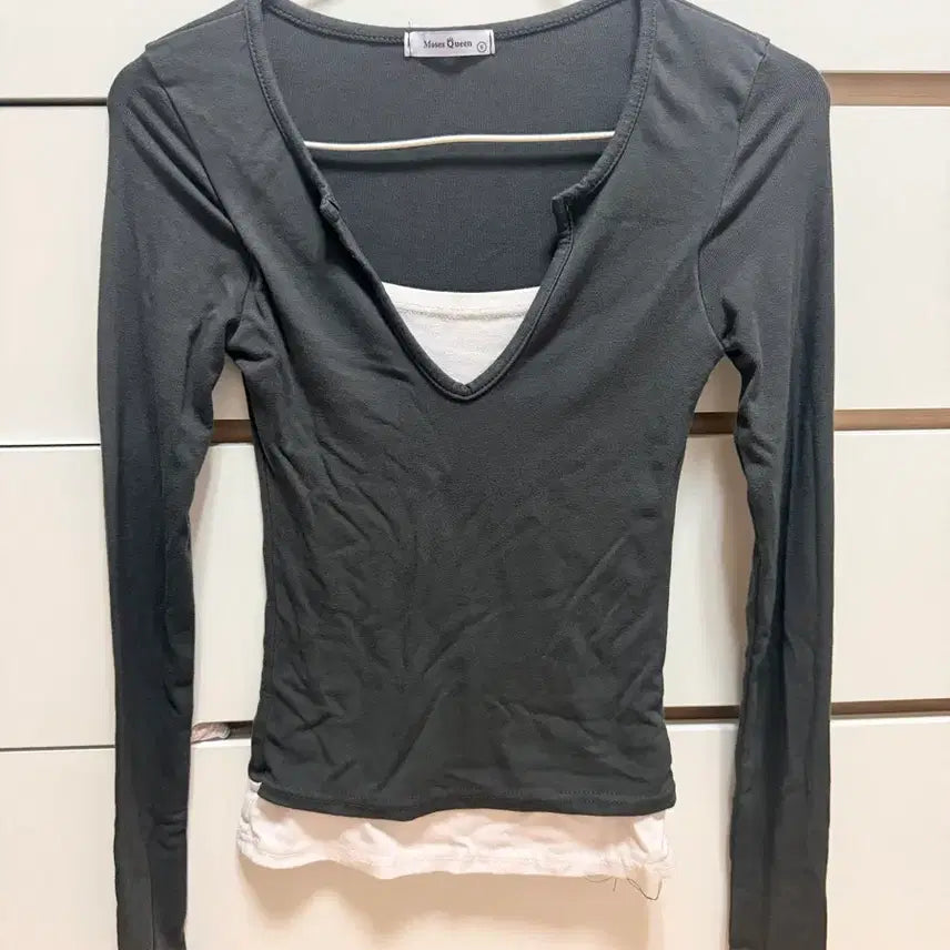 [BUNJANG] Layered Colorblock Slim Fit Long Sleeve T-Shirt / 레이어드 배색 슬림핏 긴팔 티셔츠