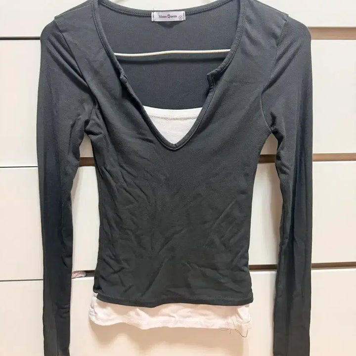 [BUNJANG] Layered Colorblock Slim Fit Long Sleeve T-Shirt / 레이어드 배색 슬림핏 긴팔 티셔츠