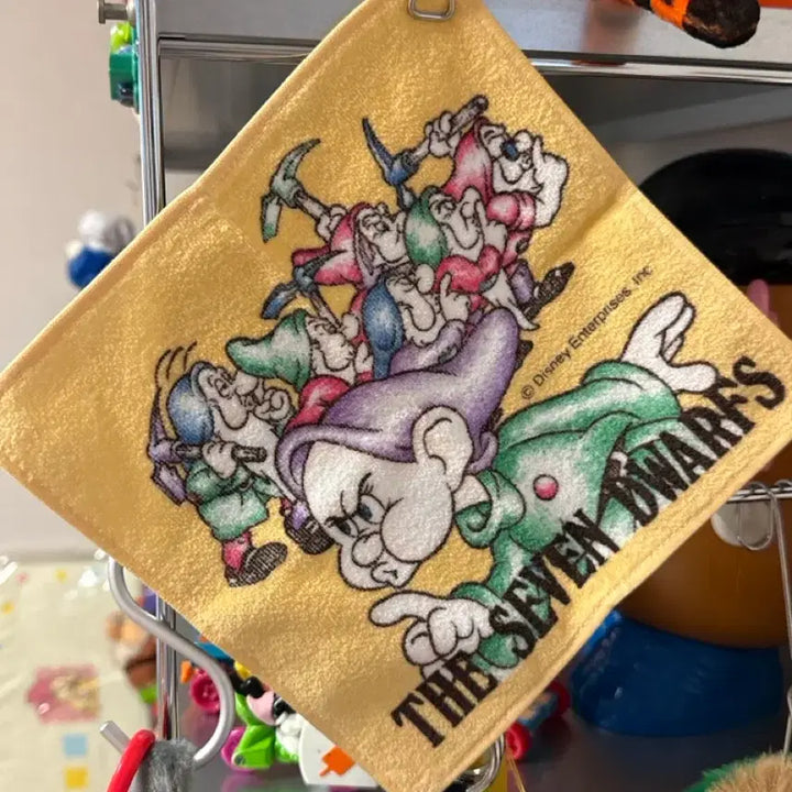 [BUNJANG] Disney Snow White Dwarf Handkerchief Wall Decor / 디즈니정품 난쟁이 손수건 백설공주 벽꾸