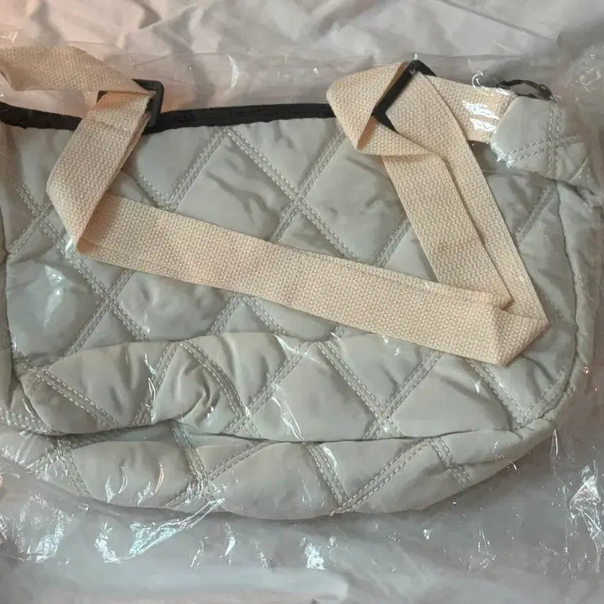 [BUNJANG] Ivory Quilted Tote Bag Shoulder Bag / 아이보리 퀼팅 누빔 토트백 숄더백 가방