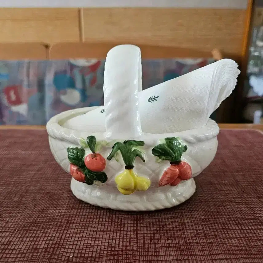 [BUNJANG] Antique Ceramic Basket with Vegetable Decoration / 잠시세일.앤티크 티스푼 꽂이, 수반, 채소로 장식된 세라믹 바구니