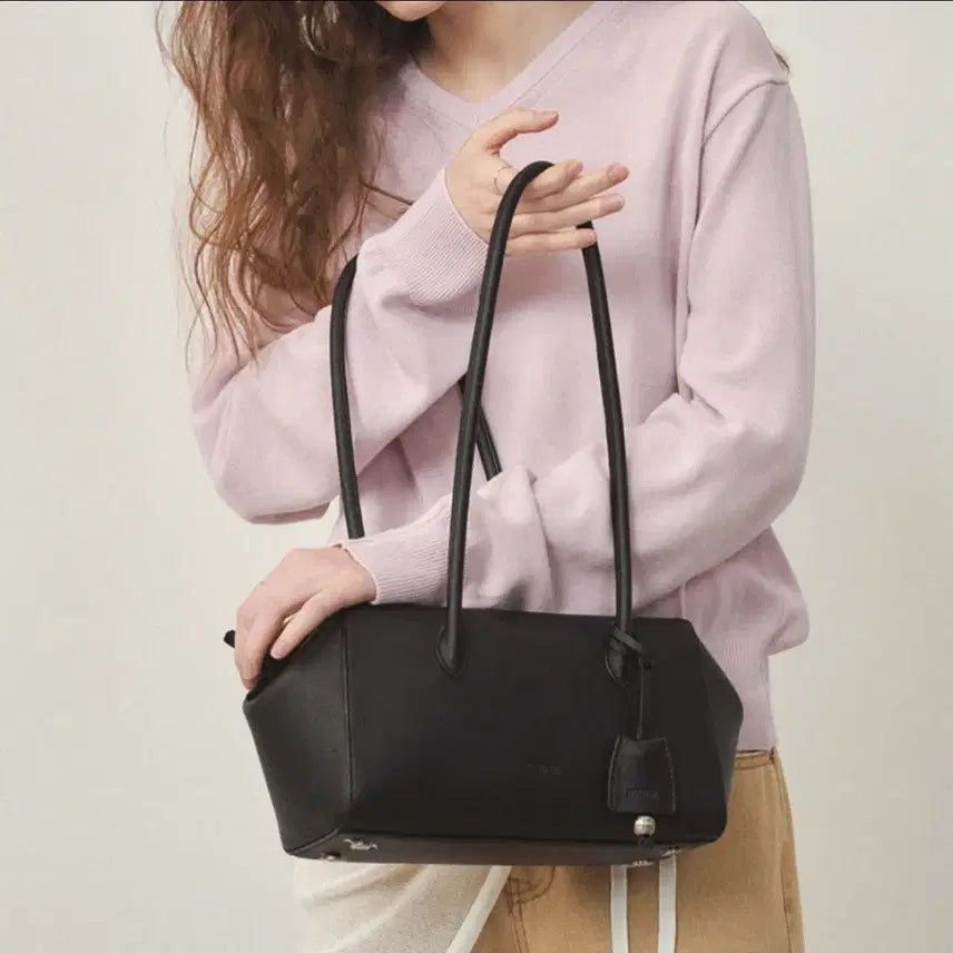 [BUNJANG] OSTKAKA Genuine Leather Shoulder Bag / 오스트카카 소가죽 숄더백