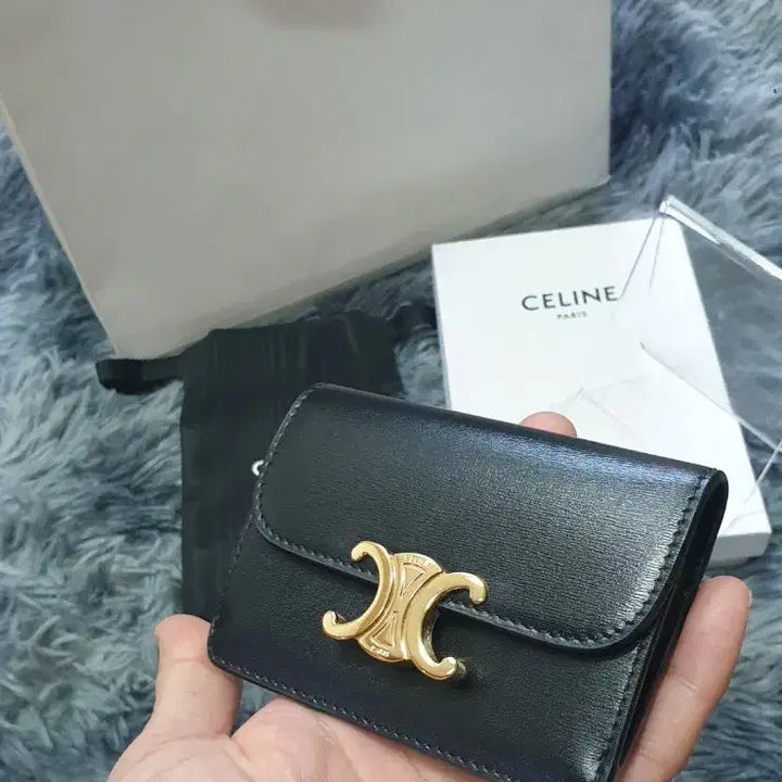 [SOLD OUT] 셀린느 트리옹프 플랩 카드 지갑