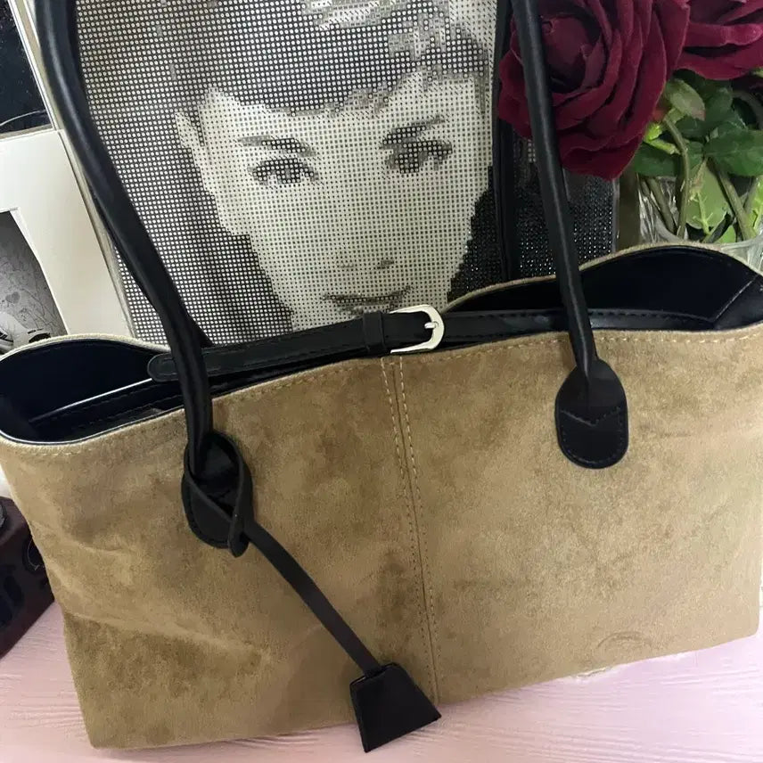 [BUNJANG] Suede Beige Shoulder Tote Bag / 스웨이드 베이지 숄더백 토트백
