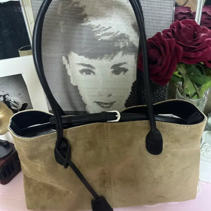 [BUNJANG] Suede Beige Shoulder Tote Bag / 스웨이드 베이지 숄더백 토트백