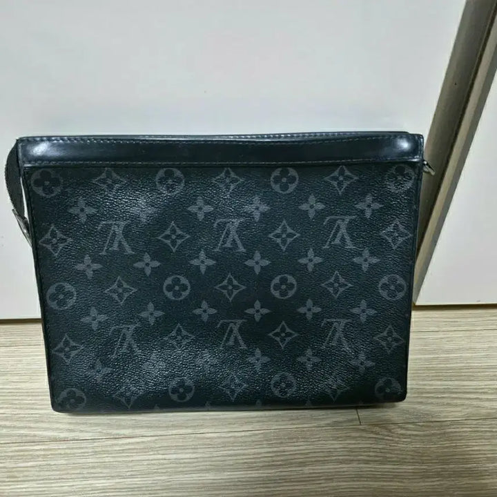 [BUNJANG] Louis Vuitton Monogram Pochette Voyage Clutch Pouch / 루이비통 정품 모노그램 포쉐트 보야주 클러치 팝니다