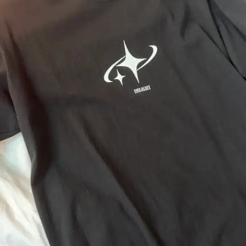 [BUNJANG] DELIGHT Black Short Sleeve T-Shirt / DELIGHT 블랙 반팔 티셔츠
