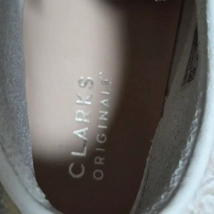 [BUNJANG] Clarks Wallabee Off White Nubuck Shoes (230) / 클락스 왈라비 오프 화이트 누벅 230