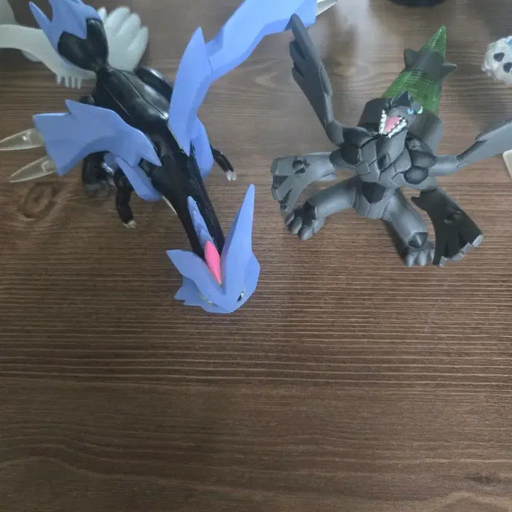[BUNJANG] Shiny Kyurem &amp; Zekrom Pokemon 3D Figure Set / 이로치 큐레무&amp;제크로무 포켓몬 입체도감