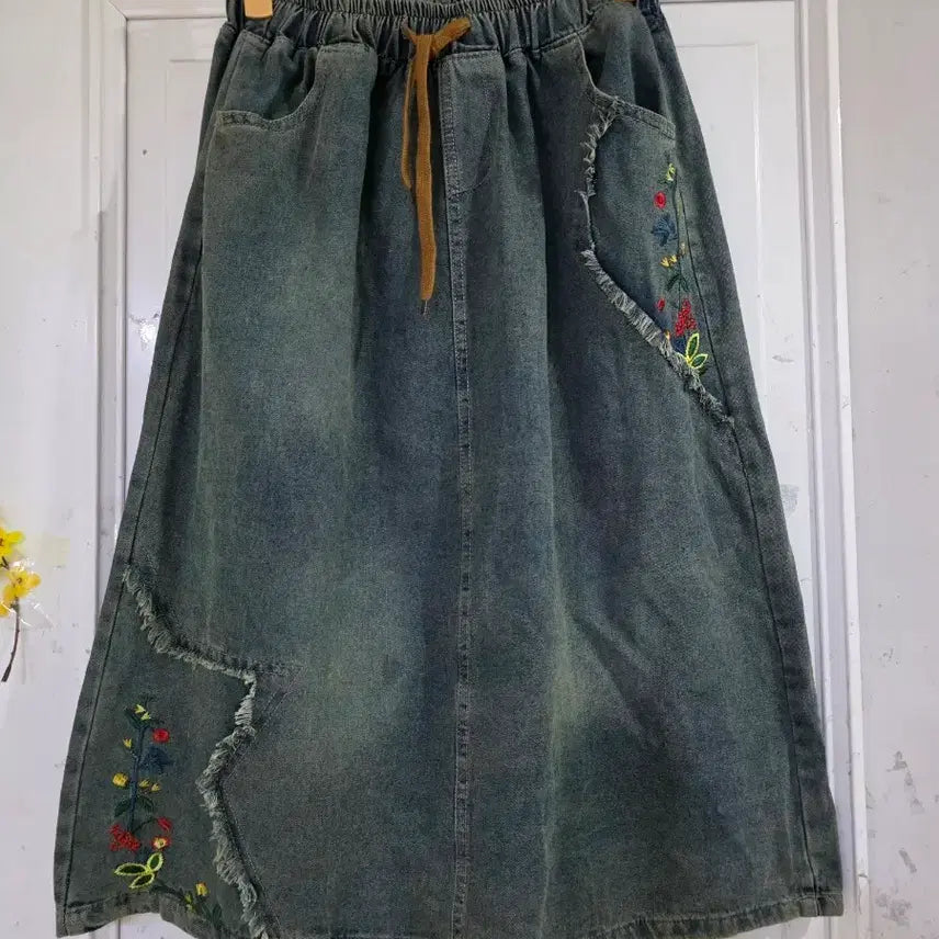 [BUNJANG] Denim Long Skirt - Floral Embroidery / 봄  여름  디자인이쁜  고급스런 청롱스커트  거의새거  28까지