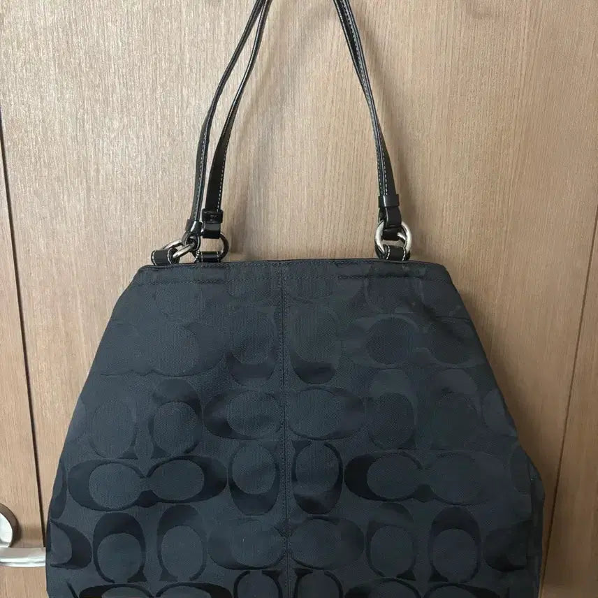 [BUNJANG] Coach Signature Black Large Shoulder Bag / COACH 코치 시그니처 블랙 빅사이즈 숄더백