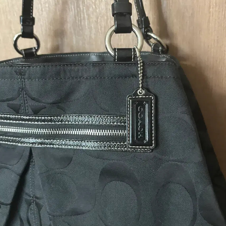 [BUNJANG] Coach Signature Black Large Shoulder Bag / COACH 코치 시그니처 블랙 빅사이즈 숄더백