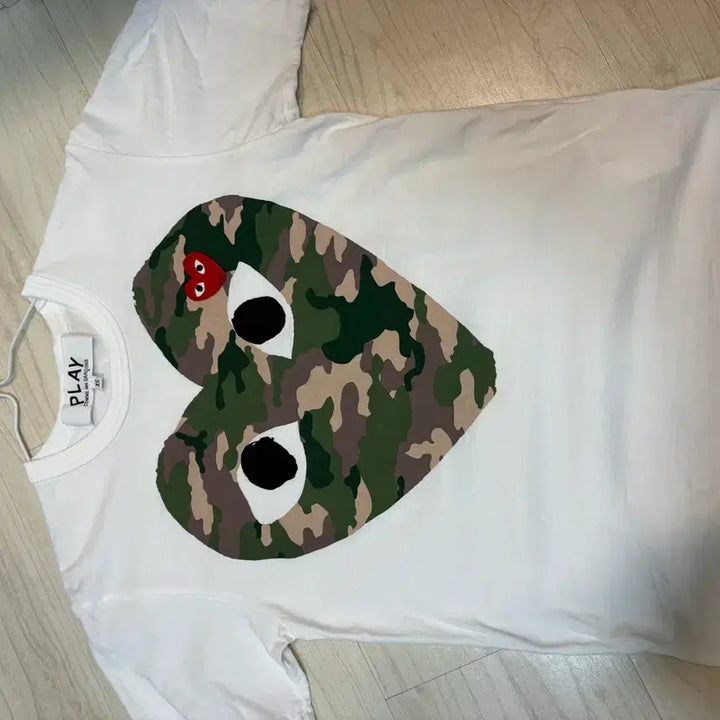 [BUNJANG] Comme des Garçons Camouflage Heart T-Shirt / 꼼데가르송 카모플라주 하트 티셔츠