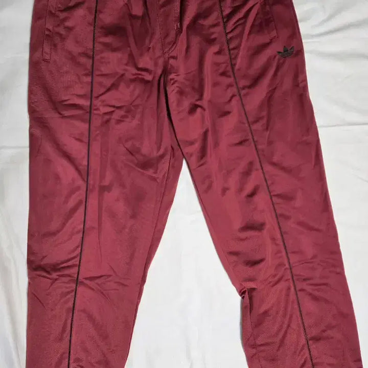 [BUNJANG] Adidas Burgundy Firebird Track Pants / 아디다스 버건디 컬러 파이어버드 트랙 팬츠