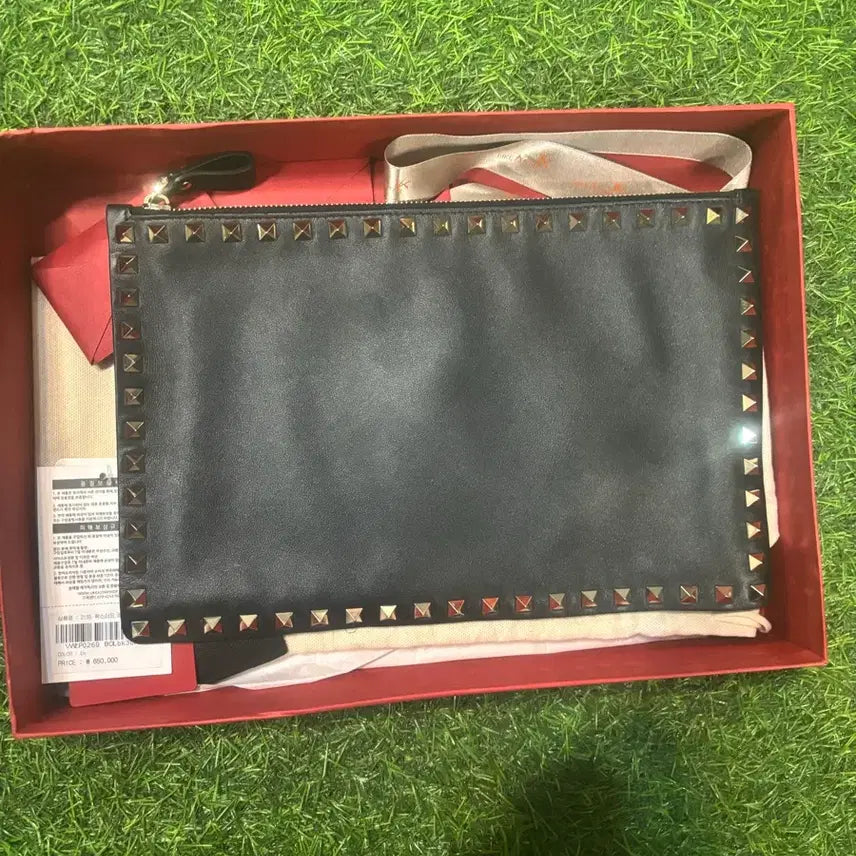 [BUNJANG] Valentino Rockstud Clutch Black / (정품)발렌티노 락스터드 클러치 블랙