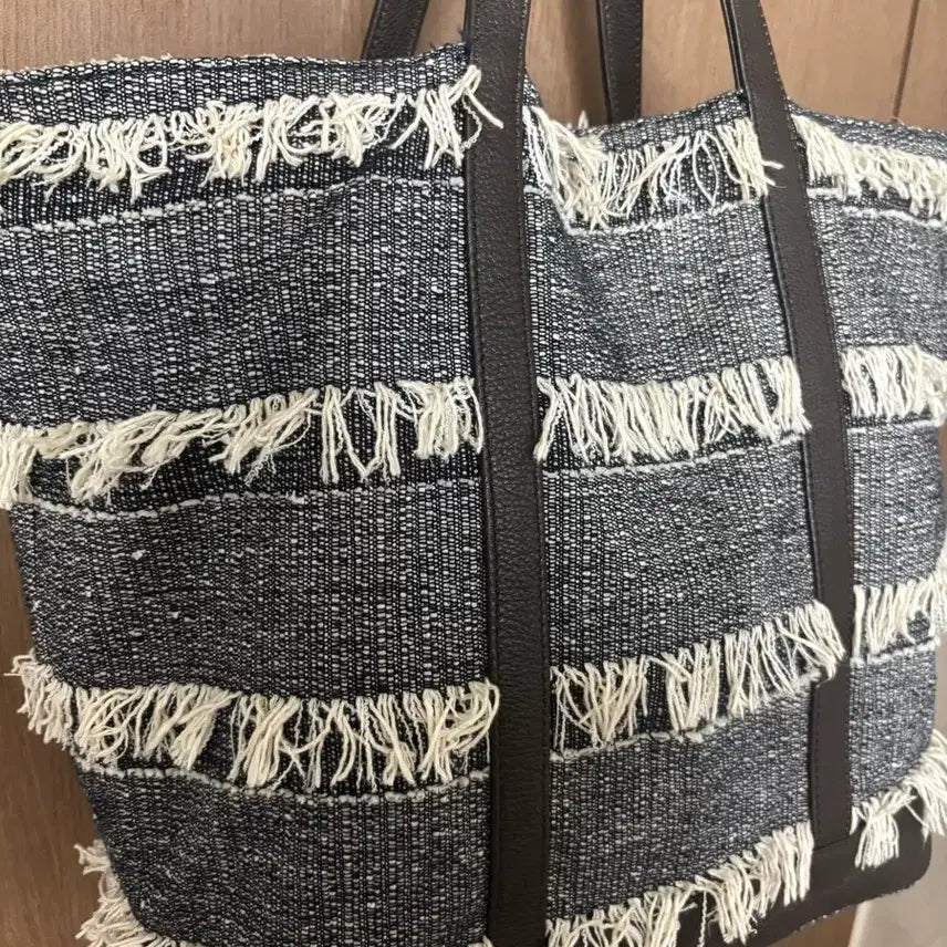 [BUNJANG] Atte Vanessa Bruno Denim Leather Tassel Shoulder Bag / Athe 아떼 바네사브루노 테슬 데님 레더 숄더백