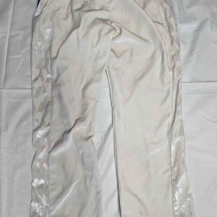[BUNJANG] Nerdy DNA Block Velvet Track Pants Cream / 널디(Nerdy) DNA 블록 벨벳 트랙 팬츠 크림 색상