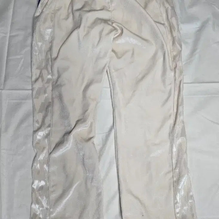 [BUNJANG] Nerdy DNA Block Velvet Track Pants Cream / 널디(Nerdy) DNA 블록 벨벳 트랙 팬츠 크림 색상