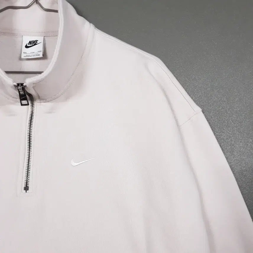 [BUNJANG] Nike Solo Swoosh Quarter Zip Sweatshirt Bone White / 2XL (110) 나이키 솔로 스우시 쿼터집 탑 하프집업 맨투맨 본화이트