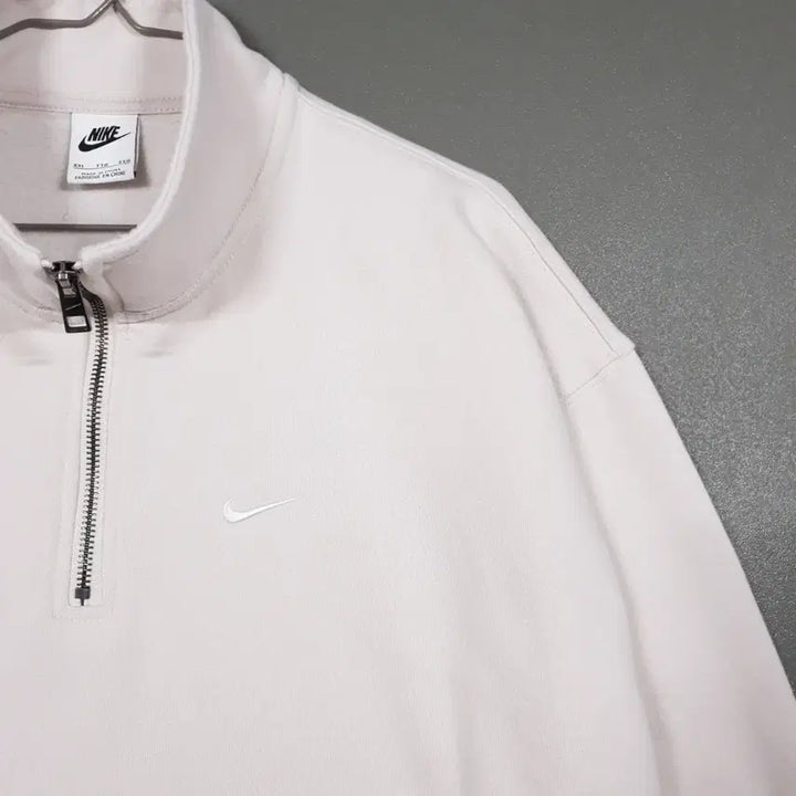 [BUNJANG] Nike Solo Swoosh Quarter Zip Sweatshirt Bone White / 2XL (110) 나이키 솔로 스우시 쿼터집 탑 하프집업 맨투맨 본화이트